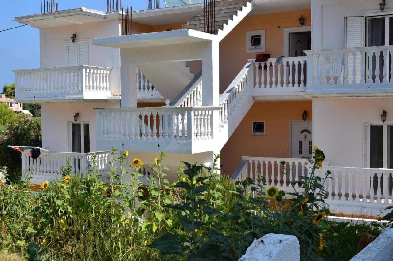 Red Sun Apartments Amoudi Extérieur photo